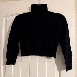 Turtle neck crop sweater.